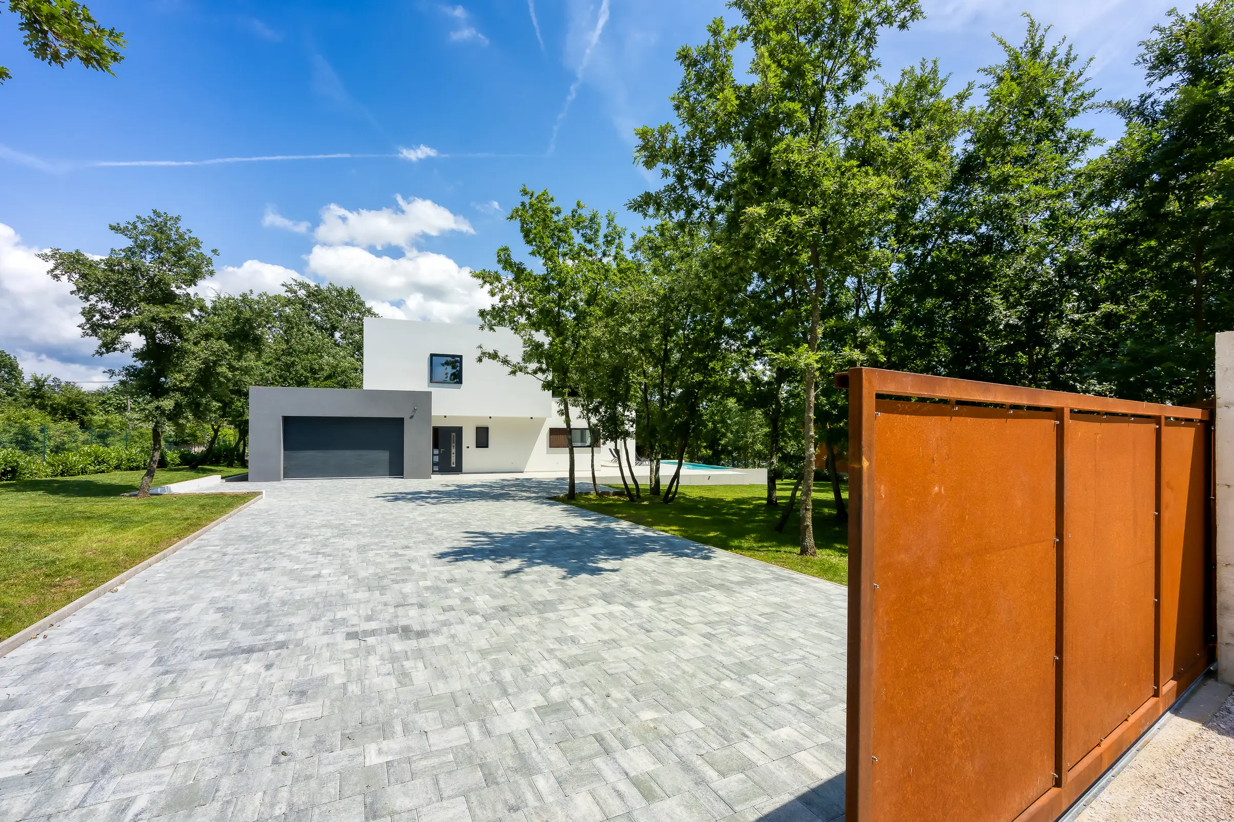 Villa Dragovanci 1